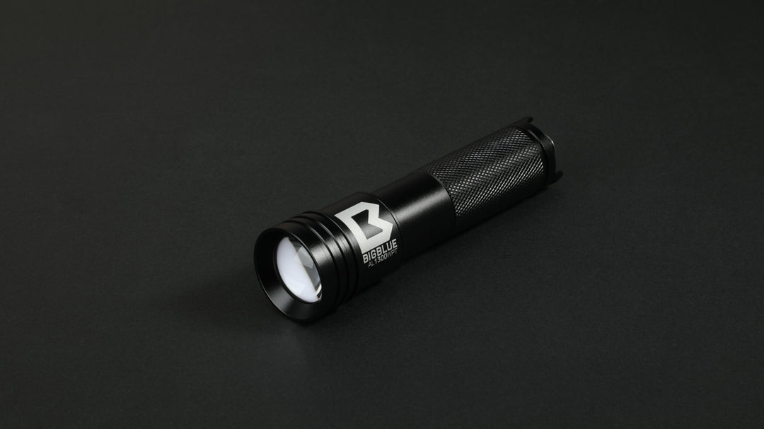 Bigblue 1300 Lumen Wide Beam Dive Light with Tail switch (AL1300WPT)