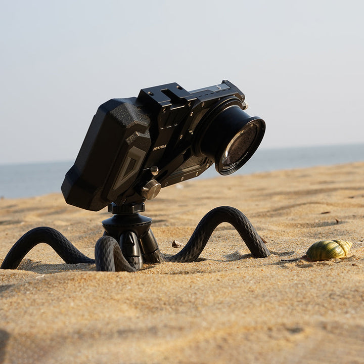 DiveVolk Underwater Flexible Tripod in use