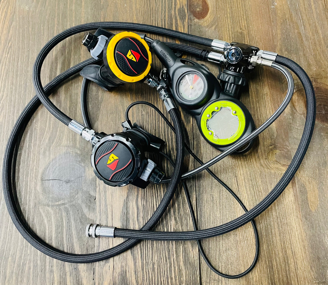 Used Dive Rite FT1 and XT2 Regulator w/ XT2 Octo and Suunto Zoop Dive Computer