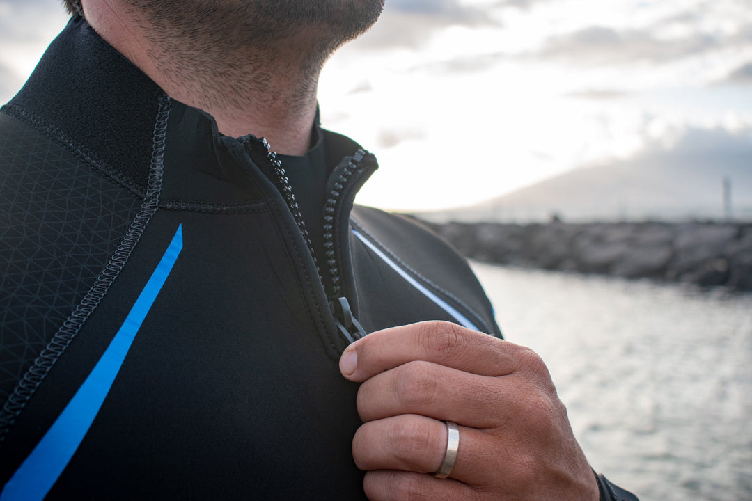 Bare Reactive wetsuit collar detail