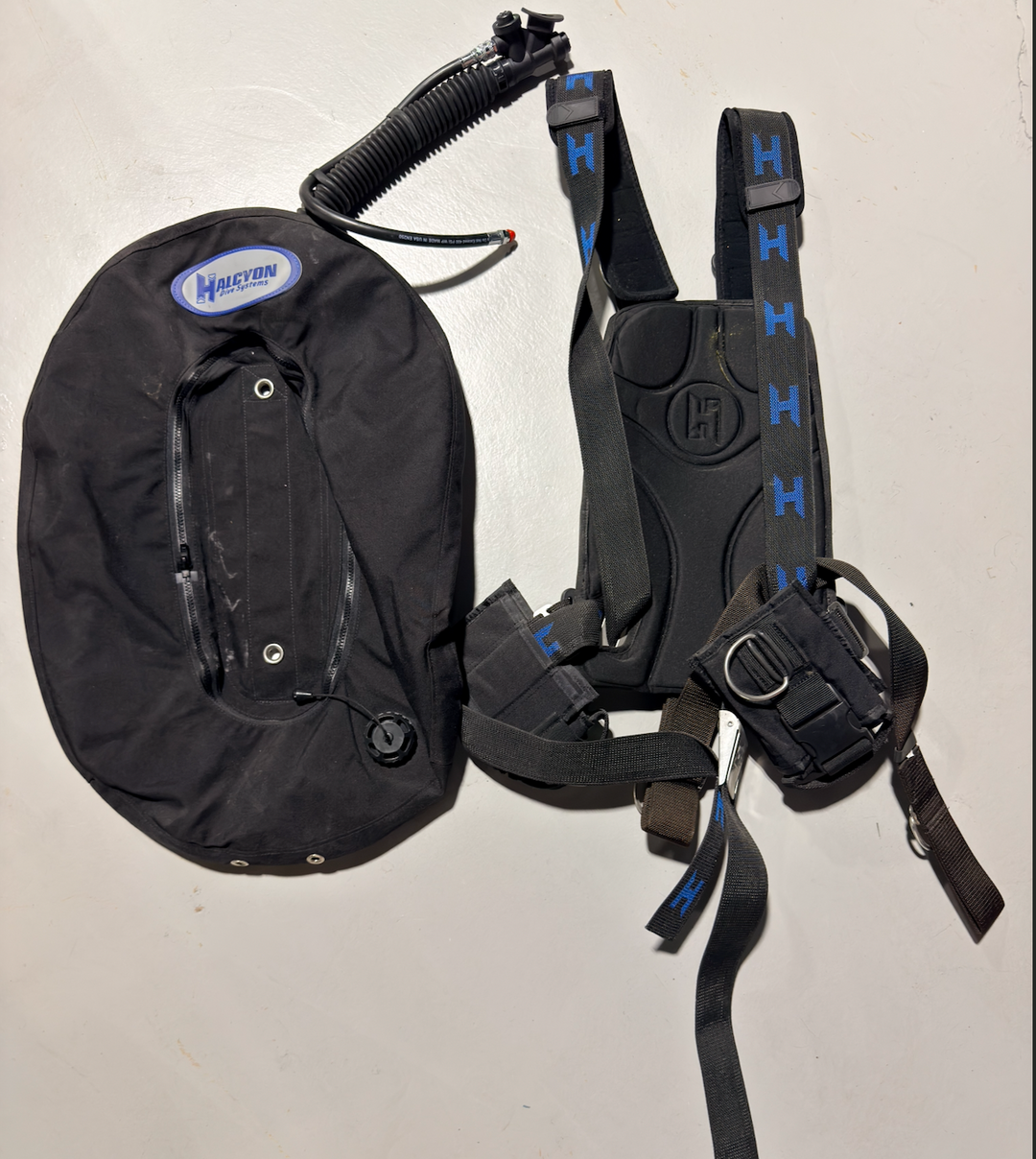 Used Halcyon Backplate and Wing Set
