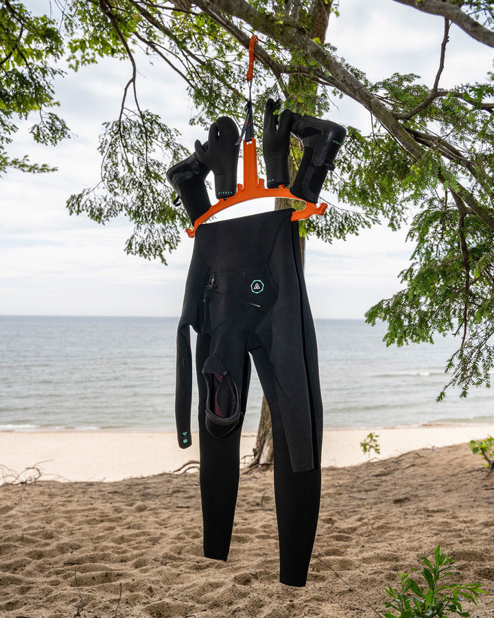 C-Monsta Wetsuit Hanger V2 orange - detail view