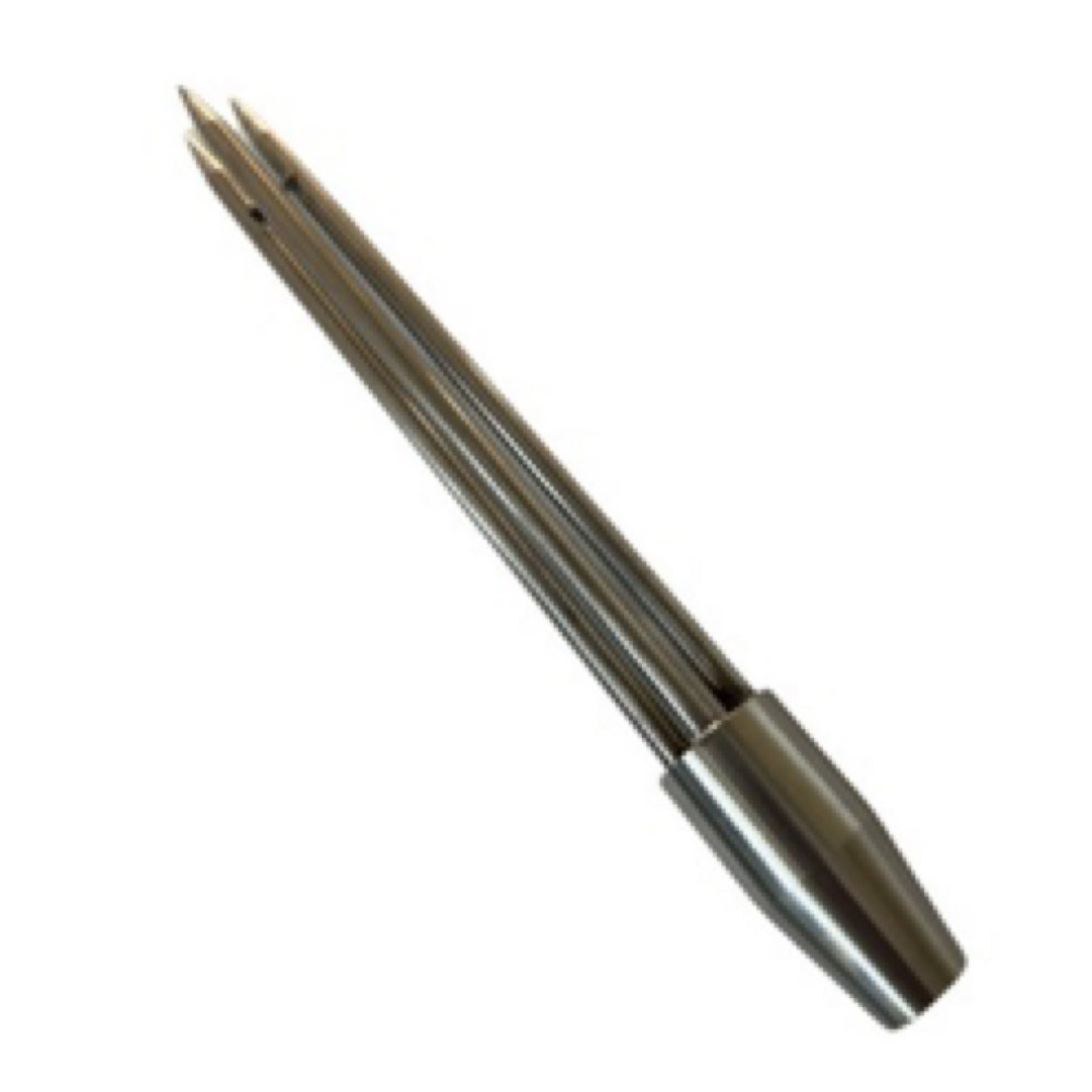 ZooKeeper sling spear head with retention barbs for lionfish